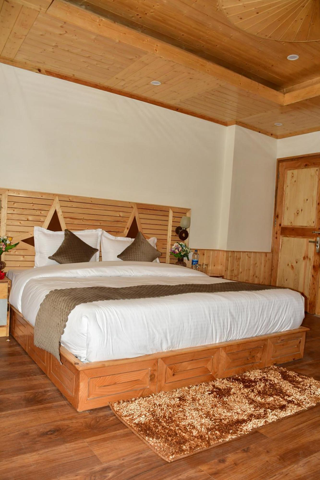 The Snow Lotus Villa Manāli Екстериор снимка